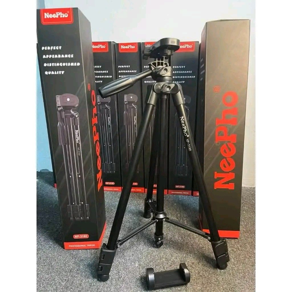 Neephoo tripod (Category: Tripods & Monopods) located in Manila. Submitted by marvieobordo (Listing ID 1468949093, Image 3). Description: Tripod.