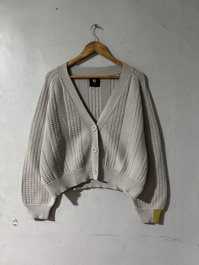 NEOUL 3D KNITTED CARDIGAN (Category: Coats, Jackets and Outerwear) located in Pasay City. Submitted by turthrift (Listing ID 1469044219, Image 1). Description: W25 L 23 Large boxy .