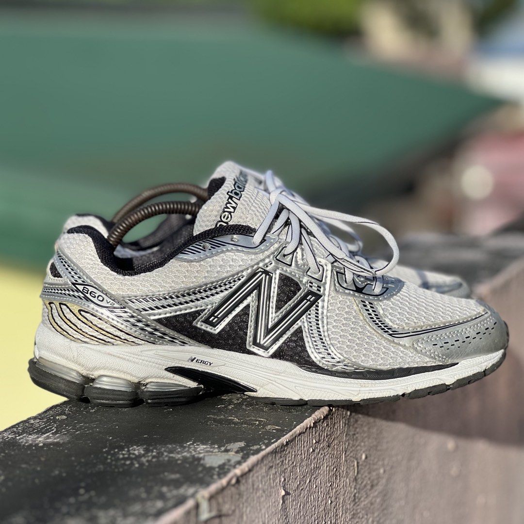 New baalance 860 v2 (Category: Sneakers) located in Quezon City. Submitted by store_4_all_season (Listing ID 1469029336, Image 3). Description: Size 9us mens / 27 cm / 42 eu Used - very good condition 📩📩📩.