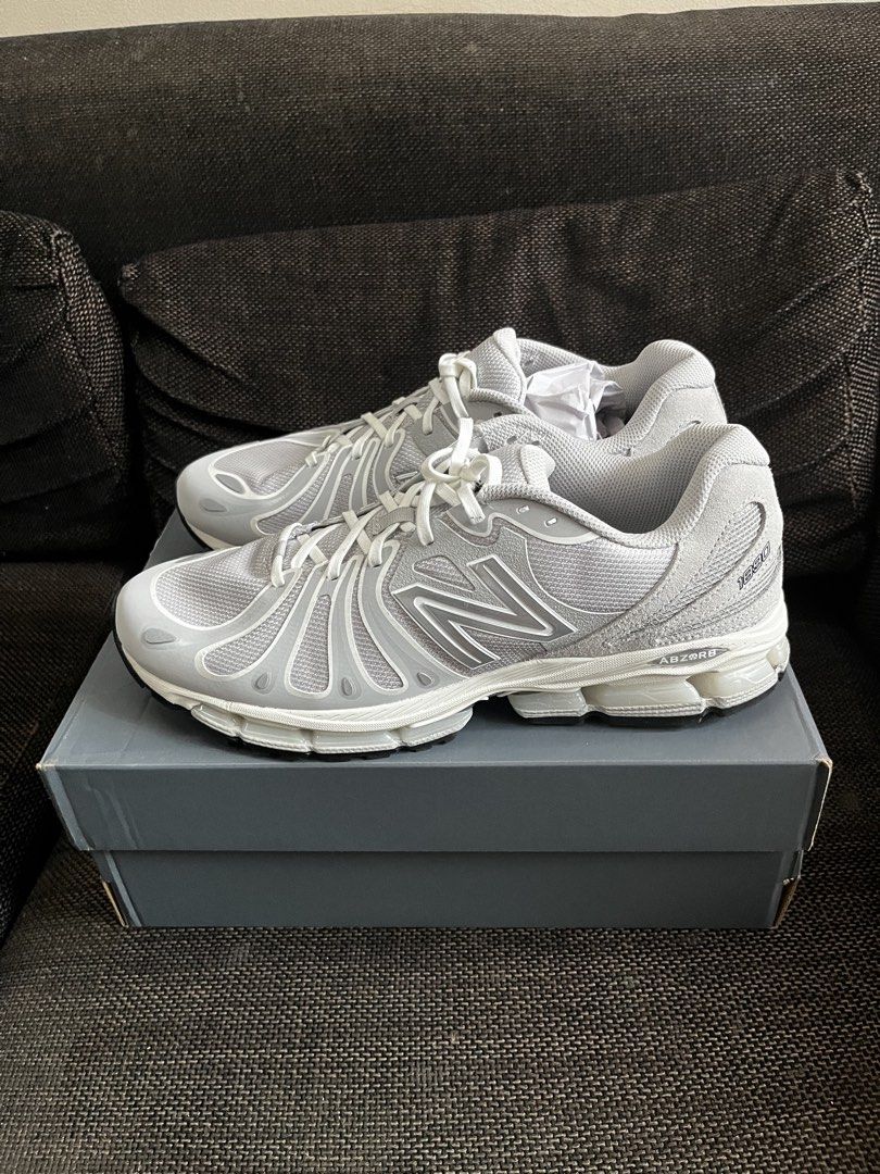 NEW BALANCE 1890 x SWEATS (Category: Sneakers) located in Quezon City. Submitted by ger4rd (Listing ID 1468939614, Image 1). Description: NEW BALANCE 1890 x SWEATS SIZE 11 USED ONCE WITH BOX 9k +sf thru lalamove.
