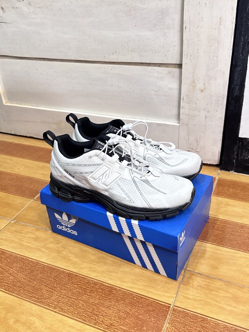 New Balance 1906R White Black (Category: Sneakers) located in Tarlac. Submitted by kyasonik (Listing ID 1468963154, Image 1). Description: - Brand: New Balance 1906R - Colorway: White and Black - Size: US Men 7 / Women 8.5 - Condition: Barely worn, super clean - bought it from hk -no box included .