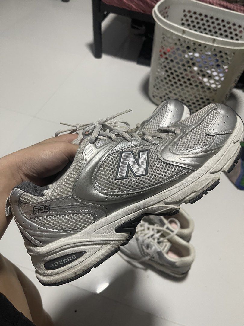 NEW BALANCE 530 SILVER METALLIC (Category: Casual Shoes) located in Tarlac. Submitted by gosurf99 (Listing ID 1469101185, Image 1). Description: NEW BALANCE 530 sz 44 no box RFS: Decluttering rush na 2,000 Tarlac Loc open meetup & via shipment nationwide.