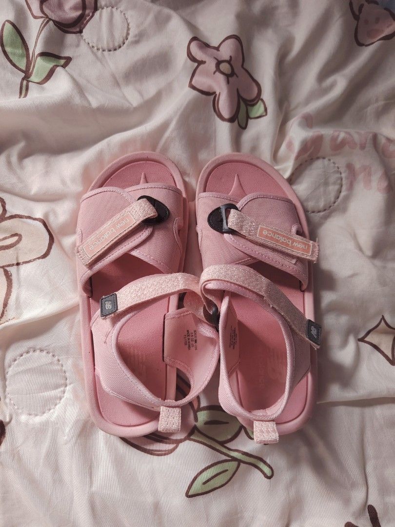 new balance sandals 🩷 (Category: Flats & Sandals) located in Hermosa. Submitted by lcvelycath (Listing ID 1468976009, Image 1). Description: size: 23.5-24/EU 37-38 issue: need wash colors may vary due to lightning & quality 𐙚 °. check details before mine joy miners will be posted :> 𐙚 °. payment first °. mode of payment: Gc@sh mode of delivery: JNT 𐙚 happy shopping 🛍️.