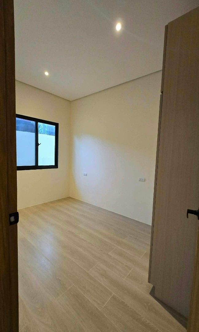 New bungalow house (Category: House & Lot) located in Manila. Submitted by tripler171920 (Listing ID 1468982730, Image 2). Description: 🏠🏷️𝙉𝙀𝙒 𝘽𝙐𝙉𝙂𝘼𝙇𝙊𝙒 𝙃𝙊𝙐𝙎𝙀 𝘼𝙉𝘿 𝙇𝙊𝙏 𝙁𝙊𝙍 𝙎𝘼𝙇𝙀 🏷️🏠 📍𝐋𝐨𝐜𝐚𝐭𝐢𝐨𝐧: 𝘗𝘪𝘭𝘢𝘳 𝘝𝘪𝘭𝘭𝘢𝘨𝘦, 𝘓𝘢𝘴 𝘗𝘪𝘯𝘢𝘴 𝘊𝘪𝘵𝘺 ⭐⭐⭐⭐⭐ 𝘚𝘦𝘤𝘶𝘳𝘦𝘥 𝘢𝘯𝘥 𝘍𝘭𝘰𝘰𝘥 𝘍𝘳𝘦𝘦 𝘈𝘳𝘦𝘢 ➡️𝘓𝘰𝘵 𝘢𝘳𝘦𝘢: 𝟐𝟒𝟎 𝐬𝐪𝐦 ➡️𝘍𝘭𝘰𝘰𝘳 𝘢𝘳𝘦𝘢: 𝟏𝟗𝟐 𝐬𝐪𝐦 𝐦𝐨𝐫𝐞 𝐨𝐫 𝐋𝐞𝐬𝐬 ➡️𝘌𝘴𝘵𝘪𝘮𝘢