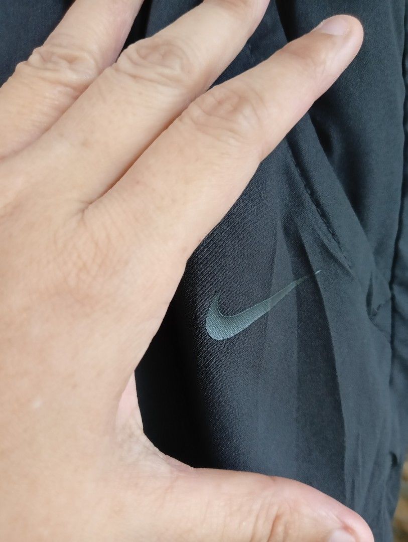 Nike Capri Pants- Dri-fit (Category: Other Bottoms) located in Rizal. Submitted by timeless_shop (Listing ID 1468943945, Image 3). Description: 🔥 ORIGINAL NIKE Revival Woven Capri Pants - Size MEDIUM - Dri-Fit Black ✨ 📏 Length: 26 inches - Capri 📏 Waistline: 14 inches 📏 Size Fit: 29-32 Waistline 🎨 Color: Black - buo pa kulay! Black na Black ✂️ Style: Revival Woven Capri elastic garter sa baba! 💯 Good Condition: 9.9/10 🎨 Color Rate: 9.9/10 
