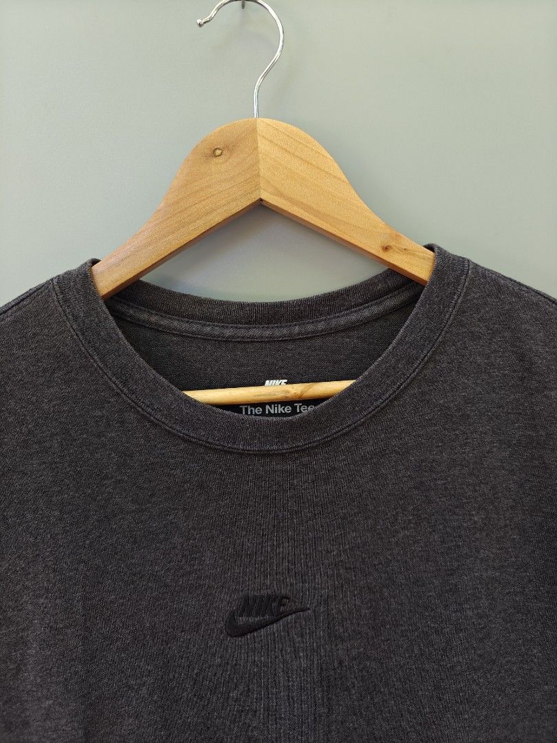 Nike (Category: Tshirts & Polo Shirts ) located in Alaminos. Submitted by epargne (Listing ID 1468960932, Image 3). Description: Heavy Cloth ◾Size : Medium ◾Dimes : Length" 26.5, Width"21 ◾LIKENEW CONDITION! ◾WASHED W/ FABCON AND READY TO WEAR 🛒Price : + Shipping fee.