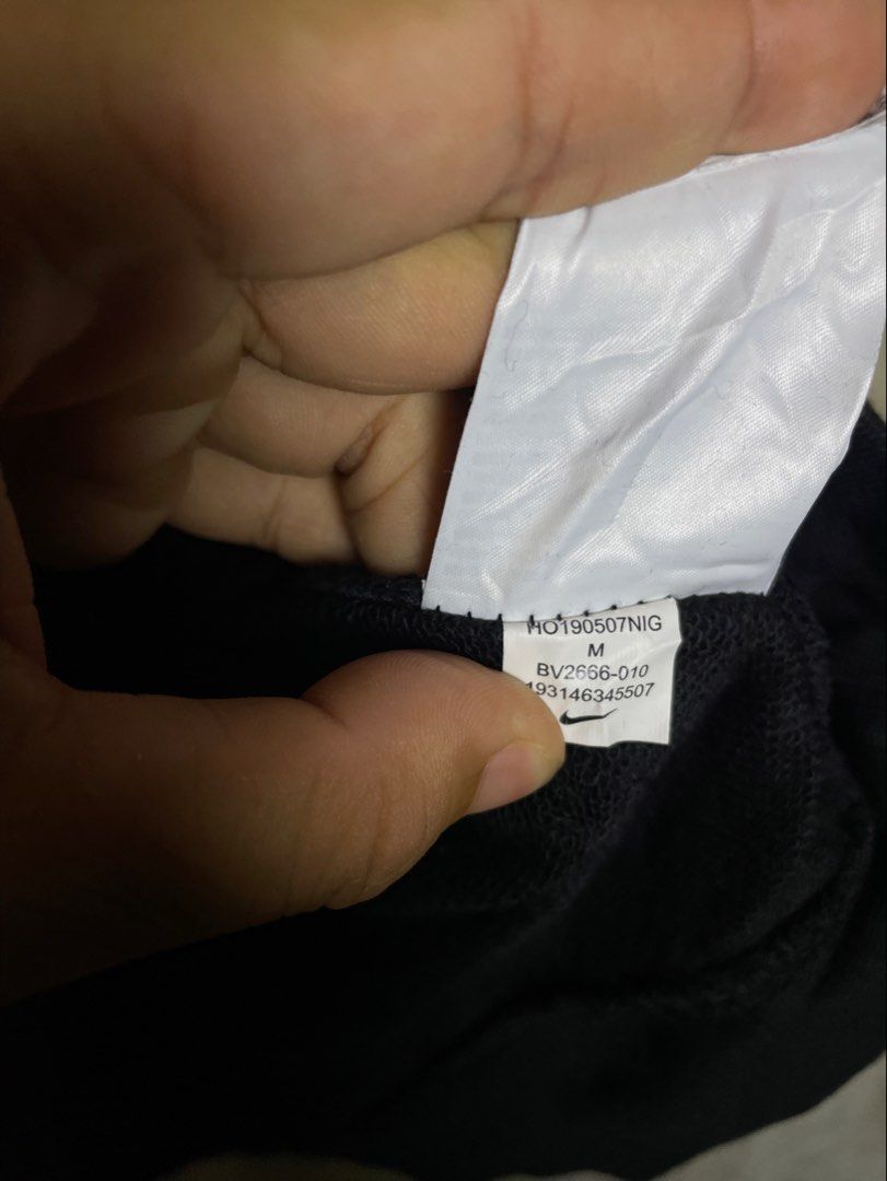Nike (Category: Coats, Jackets and Outerwear) located in Molave. Submitted by ikong_thrift07 (Listing ID 1469046062, Image 3). Description: .