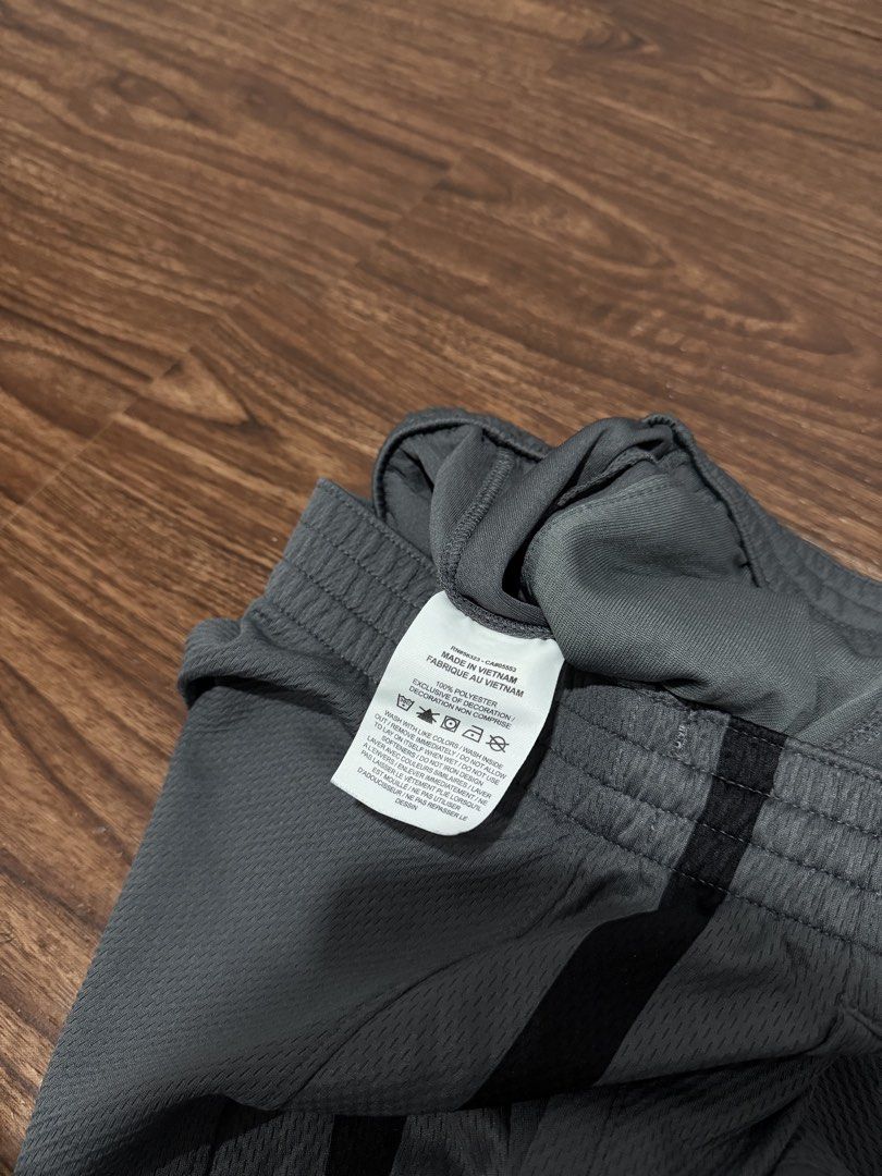 Nike - Nike Elite Basketball Short (Category: Activewear) located in Taguig. Submitted by shhhhselection (Listing ID 1469087070, Image 3). Description: “Nike Elite Basketball Short” Authentic Medium Waist - 28” up to 30” Length - 19” Leg Opening - 11” Excellent Condition No Issue 648 Pesos Only!.