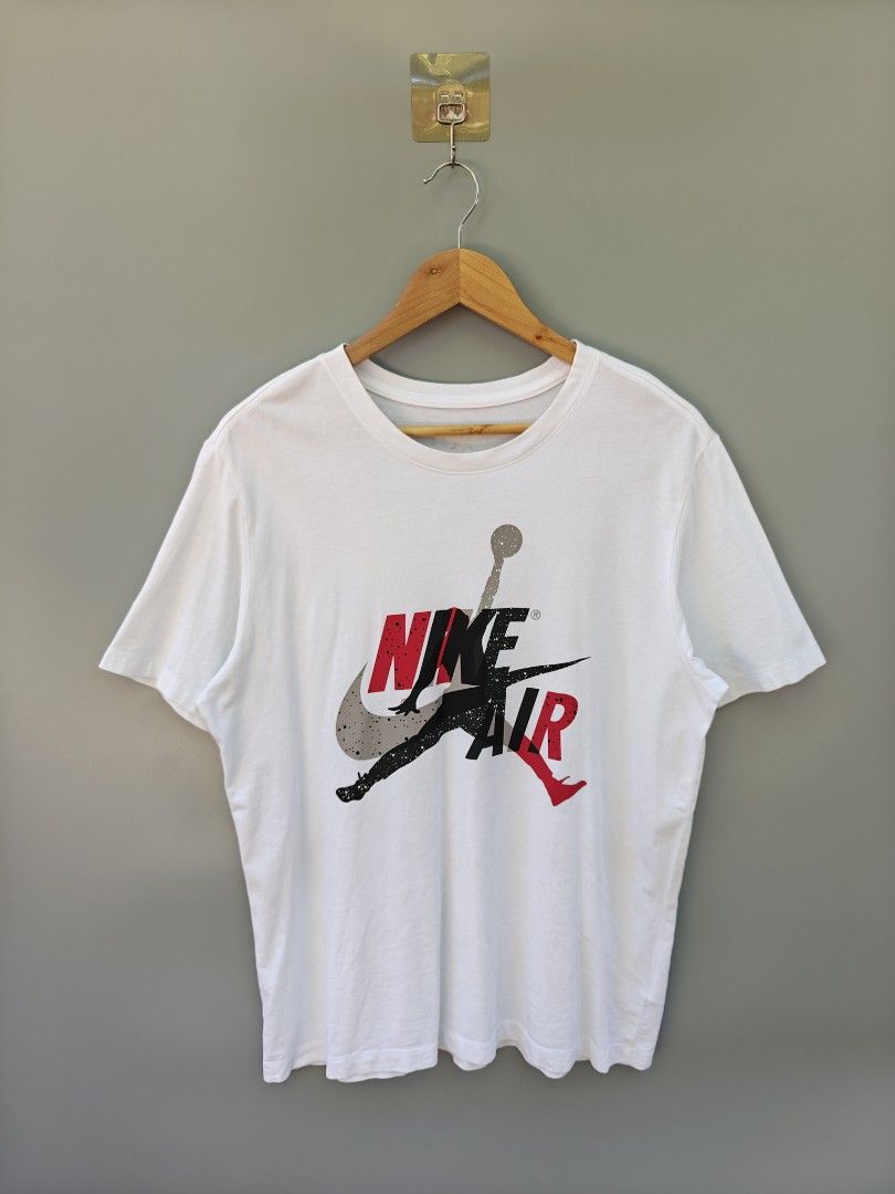 Nike Air (Category: Tshirts & Polo Shirts ) located in Alaminos. Submitted by epargne (Listing ID 1468961211, Image 1). Description: ◾Size : Large ◾Dimes : Length" 28, Width"21.5 ◾EXCELLENT CONDITION! ◾WASHED W/ FABCON AND READY TO WEAR 🛒Price : + Shipping fee.