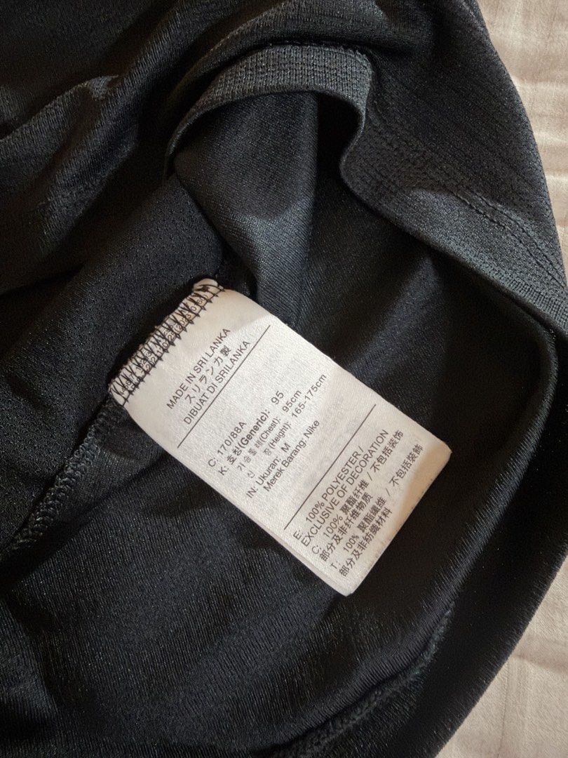 Nike arunning Dri fit (Category: Activewear) located in Pasig City. Submitted by ecrz19 (Listing ID 1469047420, Image 3). Description: Nike dri fit Like new condition as it was worn only few times, no issue Size is medium Rfs: i grew bigger i need larger ones .
