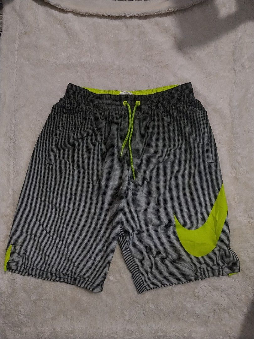 NIKE ATHLETIC SHORTS BIG SWOOSH (Category: Shorts) located in Dipolog. Submitted by quizojojet73763 (Listing ID 1468966547, Image 2). Description: Dimes 28-31 no issue Excellent like new has inner Line brief 10/10 condi good for running / pickle Laser Print Swoosh stretchable waist line nego unti.