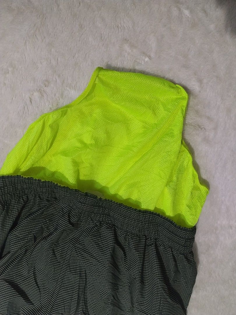 NIKE ATHLETIC SHORTS BIG SWOOSH (Category: Shorts) located in Dipolog. Submitted by quizojojet73763 (Listing ID 1468966547, Image 3). Description: Dimes 28-31 no issue Excellent like new has inner Line brief 10/10 condi good for running / pickle Laser Print Swoosh stretchable waist line nego unti.