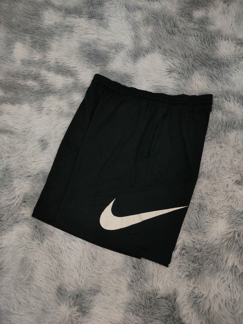 Nike Big Swoosh (Category: Shorts) located in Midsayap. Submitted by rogeandrei29987 (Listing ID 1469112110, Image 1). Description: 📌Nike Big Swoosh •XL on tag •36-44 waist, 21 length, 14.5 LO •9.5/10 cr •Excellent •Pinholes, yellow stain sa print MOP: Gcash Courier✈️: J&T Unli vouch/Vc with item Loc: Kabacan, North Cotabato❤️ .