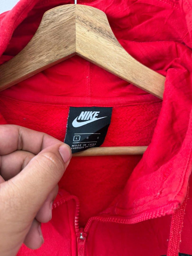 Nike Big Swoosh Logo Full Zip (Category: Coats, Jackets and Outerwear) located in Iloilo. Submitted by bunitoapparel_v2 (Listing ID 1469110105, Image 3). Description: Nike Big Swoosh Logo Full Zip Good as new No Flaws Size Large Width 23 Length 28 +sf.