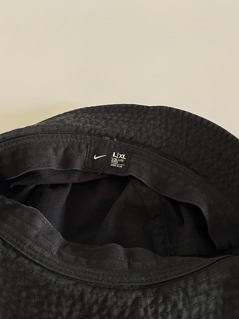 Nike Bucket Hat (Category: Caps & Hats) located in Malaybalay. Submitted by haulsome (Listing ID 1468994347, Image 3). Description: Nike Bucket Hat -No flaws/Like new -Features an embroidered Nike logo up front -Adult size, tagged L to XL, fits 57cm-60cm 550php, +sf.
