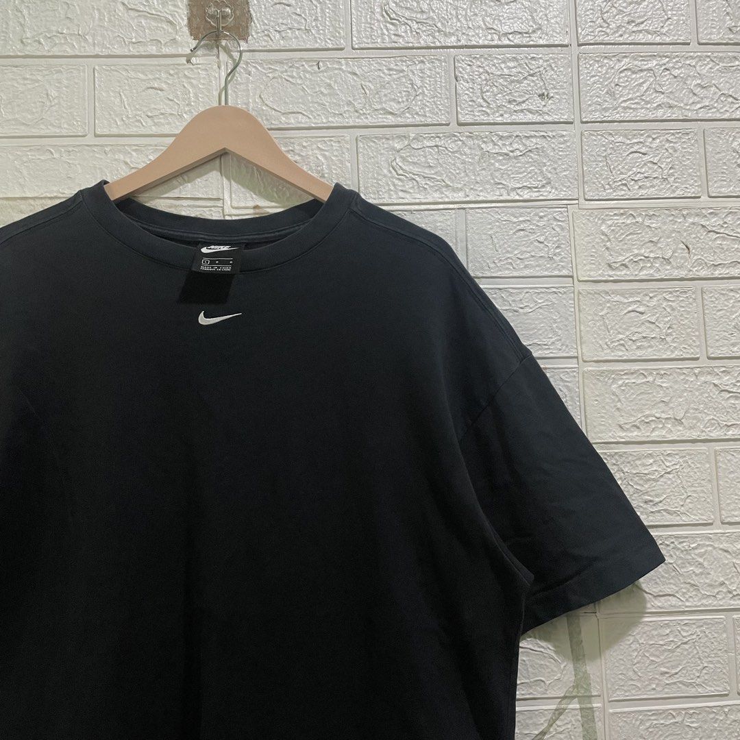Nike Center Swoosh (Category: Tshirts & Polo Shirts ) located in Taguig. Submitted by thriftstar2 (Listing ID 1468937004, Image 2). Description: W 19 L 25 Size L on tag Color rate: 9/10 Good condition No issue.