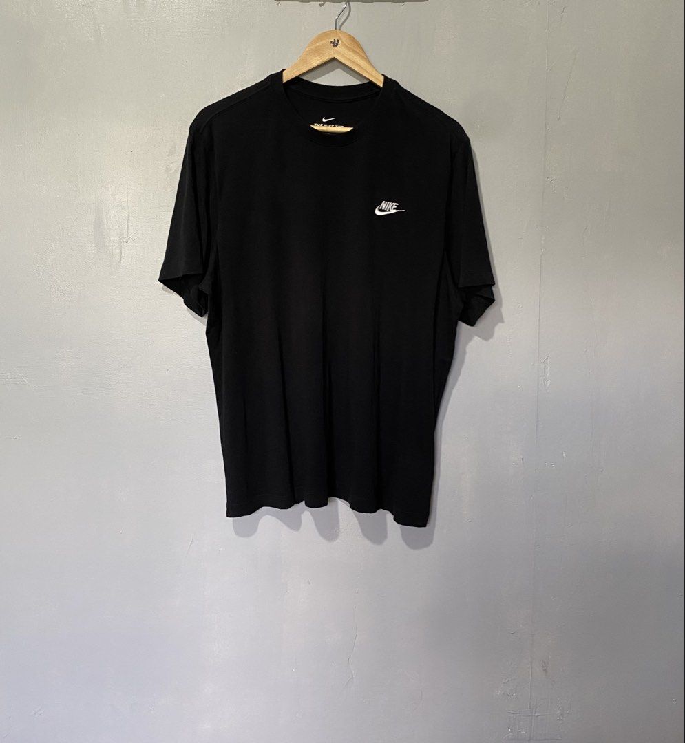NIKE CLUB (Category: Tshirts & Polo Shirts ) located in Quezon City. Submitted by fast_break (Listing ID 1468994070, Image 3). Description: NIKE CLUB TEE☑️ COLOR: BLACK SIZE: XXL ON TAG DIMES: W23 x 28L📏 COLOR RATE:9.8/10 EXCELLENT CONDITION AS NEW ✅ NO ISSUE LOC:NOVA QC📍 DM TO PURCHASE 💌.