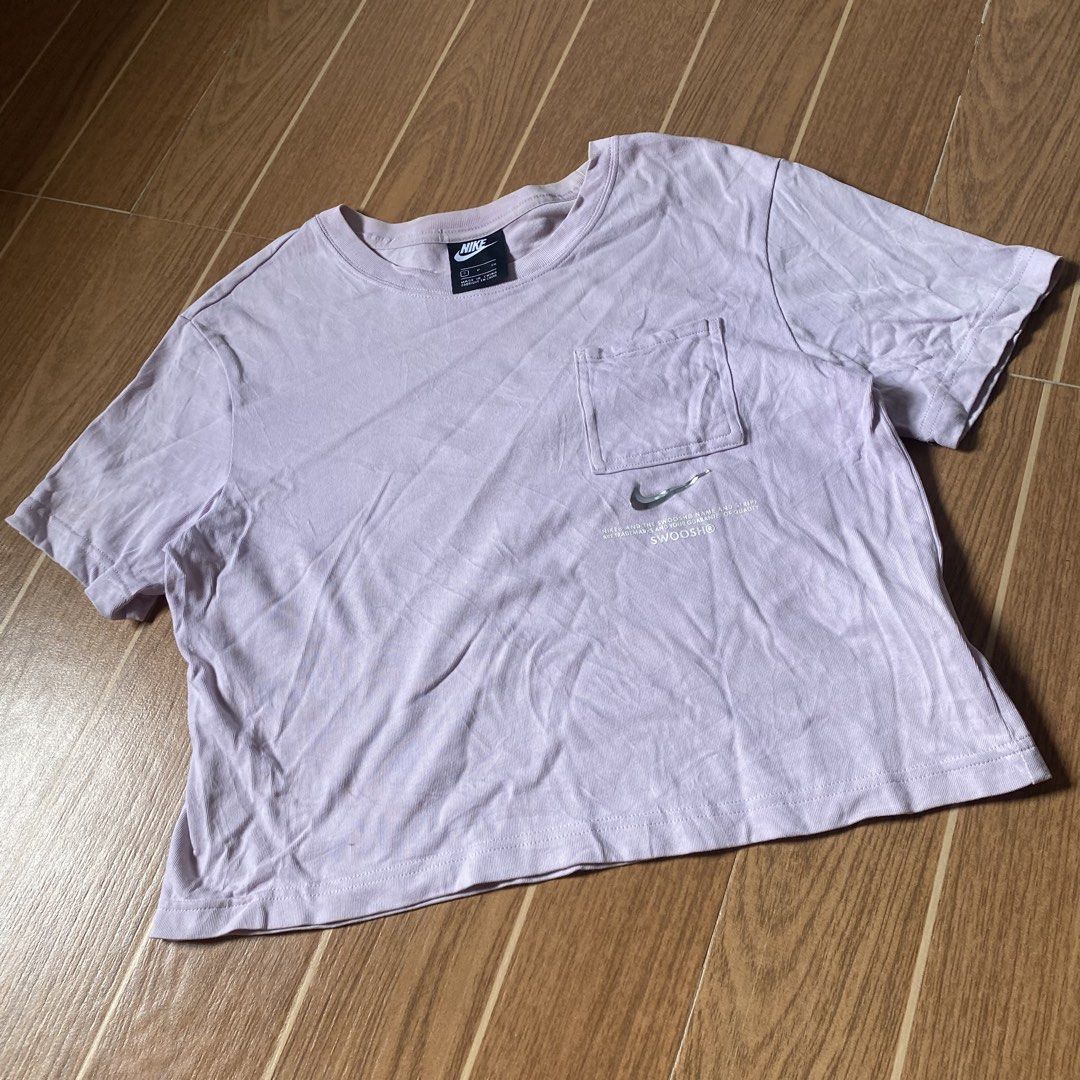 Nike crop shirt (Category: Others Tops) located in Paete. Submitted by fat.archives (Listing ID 1469098233, Image 1). Description: Need wash Dimes Bust 20 Length 20 +sf.