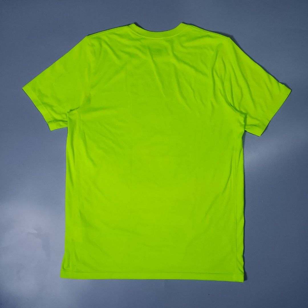 Nike Dri Fit (Category: Activewear) located in Taguig. Submitted by 8kthrifter (Listing ID 1468932023, Image 2). Description: Nike Dri Fit 🏷️Tag size: Large ▪️Width: 20 ▪️Length: 28 ▪️Color Rate: 10/10 ▪️No issue ▪️Excellent to Asnew Condition.