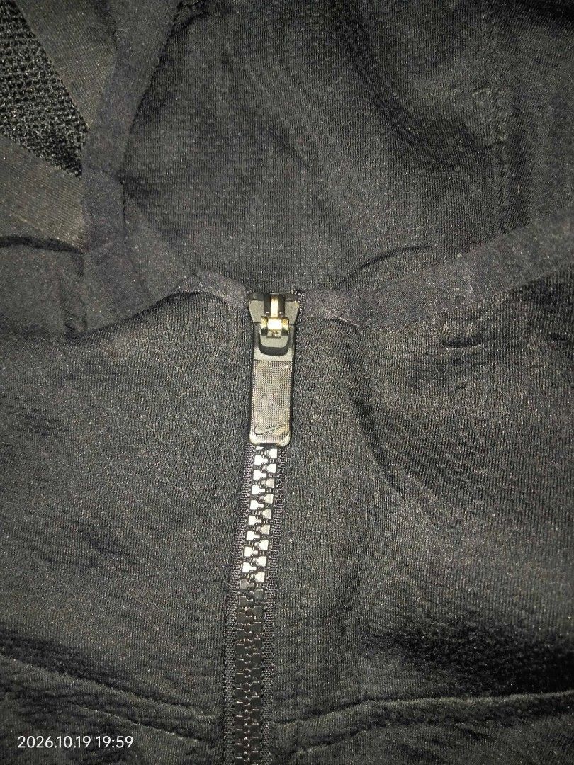 Nike Dri-fit Hoodie (Category: Coats, Jackets and Outerwear) located in Caloocan City. Submitted by haruconcep52476 (Listing ID 1469073658, Image 3). Description: Dimensions W21×L26 Good condition Color rate 10 No issue Fresh from bale.