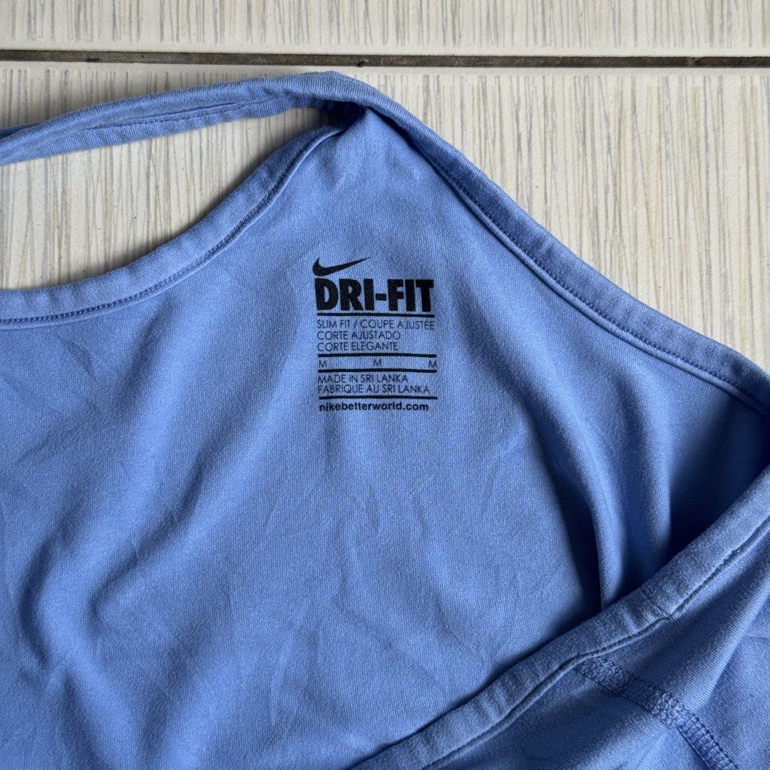 Nike Drifit top (Category: Activewear) located in Makati City. Submitted by ellespreloved2.0 (Listing ID 1469047190, Image 3). Description: In very good condition Fits m-l.