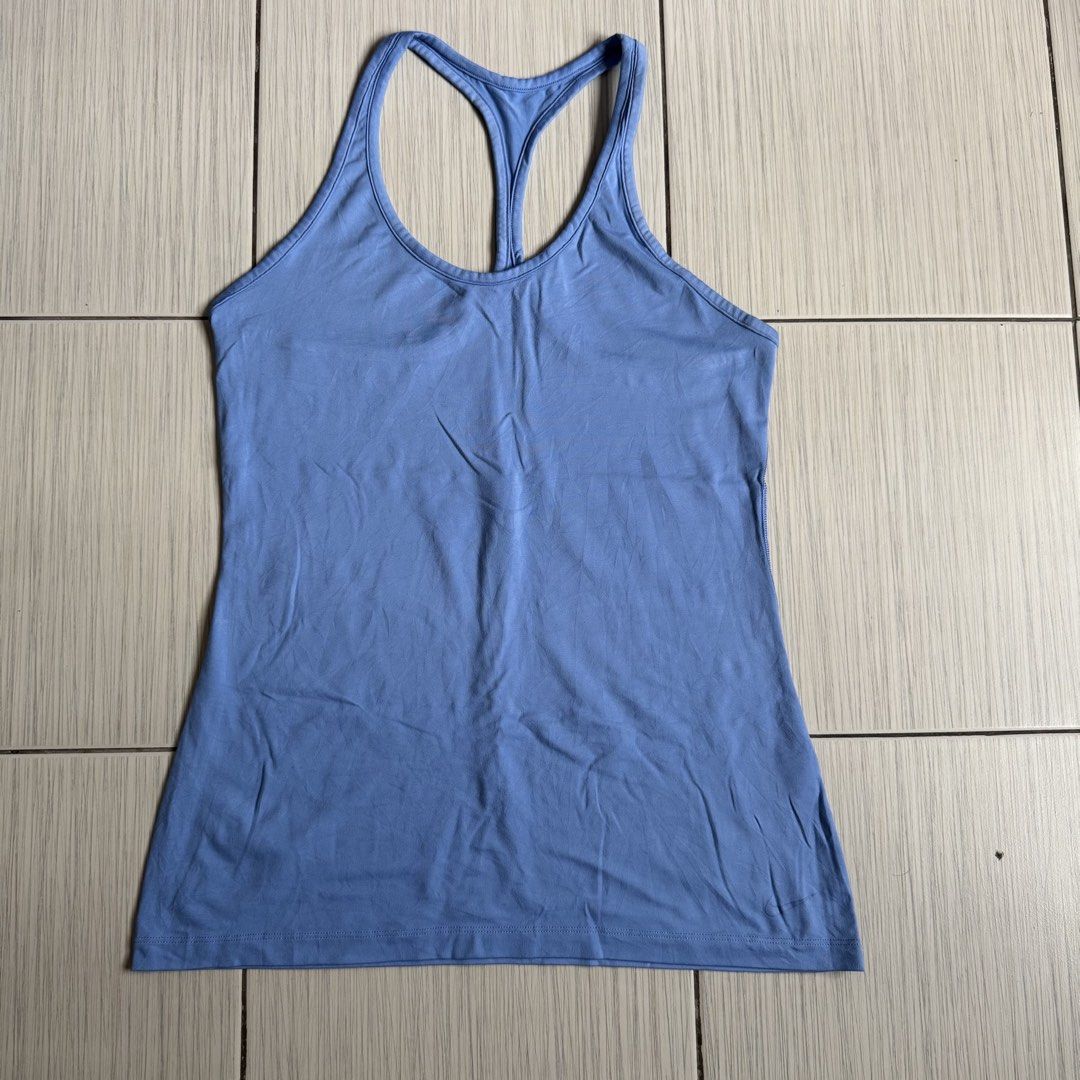 Nike Drifit top (Category: Activewear) located in Makati City. Submitted by ellespreloved2.0 (Listing ID 1469047190, Image 1). Description: In very good condition Fits m-l.
