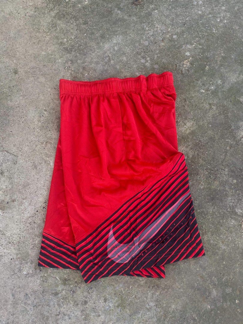 Nike Elite Reveal Short (Category: Shorts) located in Cavite. Submitted by abasolo_jv (Listing ID 1469069990, Image 1). Description: Good Condition 10/10 Color Rate M o tag W24-30 L 20 Leg o 11 try ro offer.