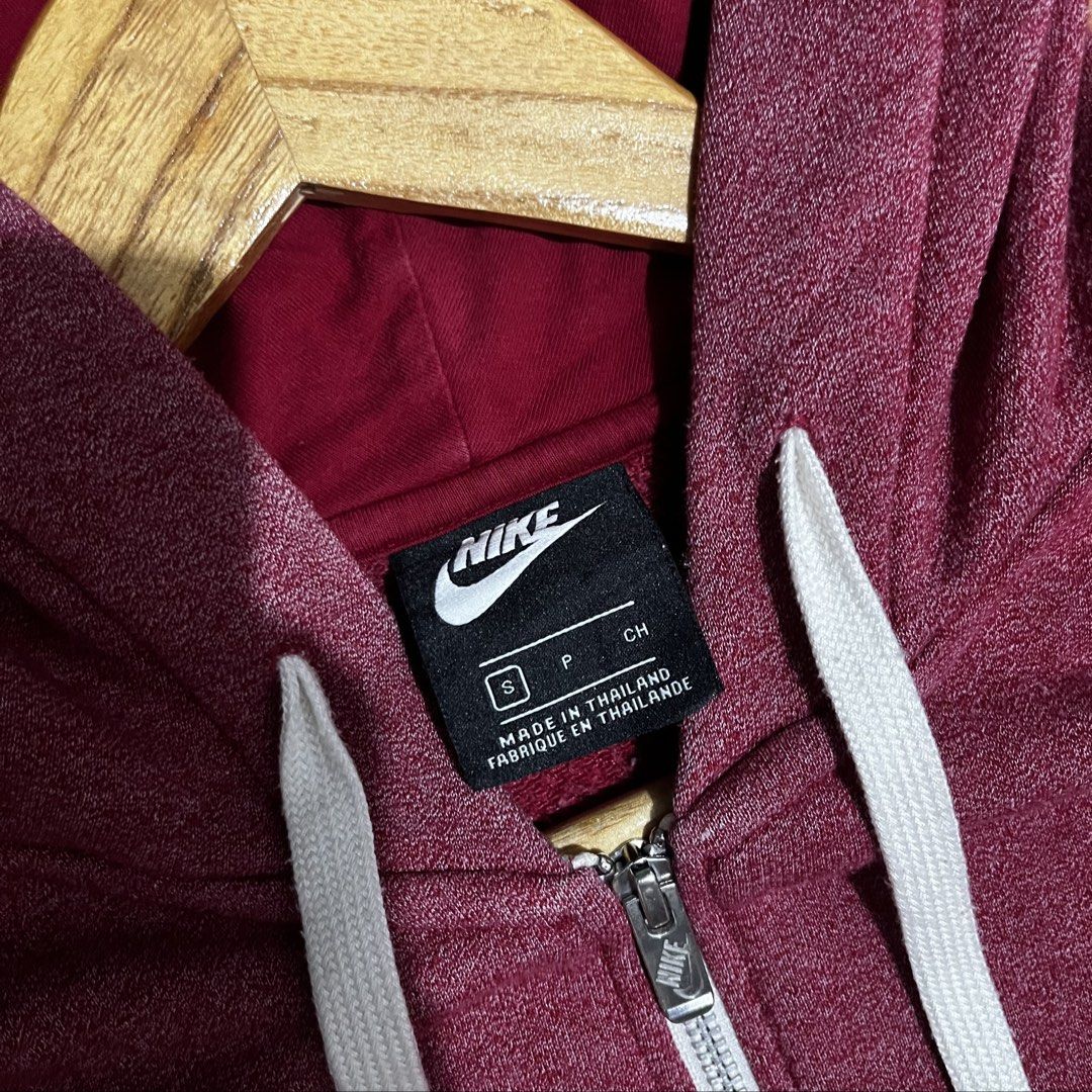 NIKE HOODIE (Category: Coats, Jackets and Outerwear) located in Polangui. Submitted by rodss7 (Listing ID 1469092681, Image 3). Description: .