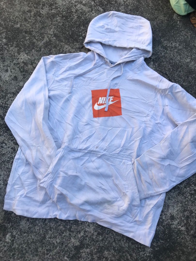 nike hoodie (Category: Hoodies) located in San Jose. Submitted by thriftthe19th (Listing ID 1469124351, Image 3). Description: xl.
