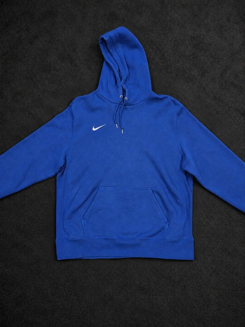 Nike Hoodie Jacket (Category: Coats, Jackets and Outerwear) located in Davao. Submitted by prvsly_loved (Listing ID 1469094580, Image 1). Description: Dimes: 27 x 29 Color rate: 8/10 No issue.