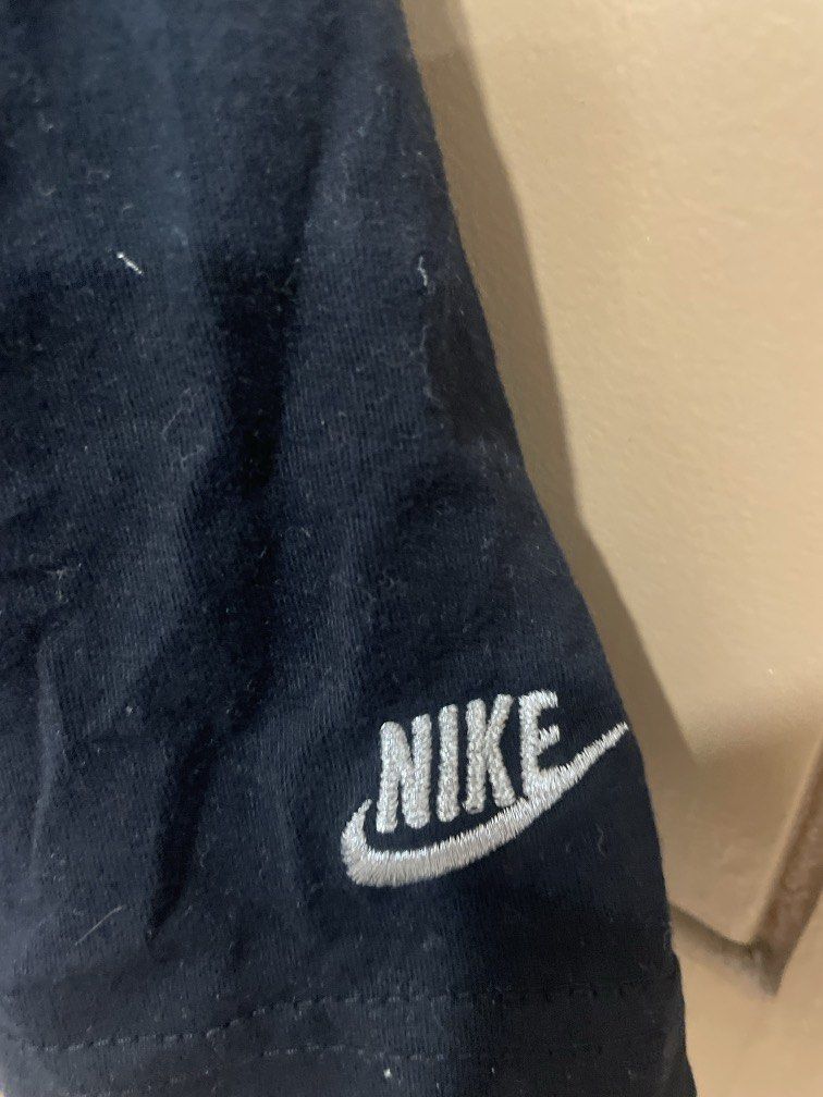 NIKE ITALIA SUEDE BLACK SHIRT (Category: Activewear) located in Manila. Submitted by bedlambuzz (Listing ID 1469043151, Image 2). Description: Wyswyg DONT ASK FOR MEASUREMENTS.