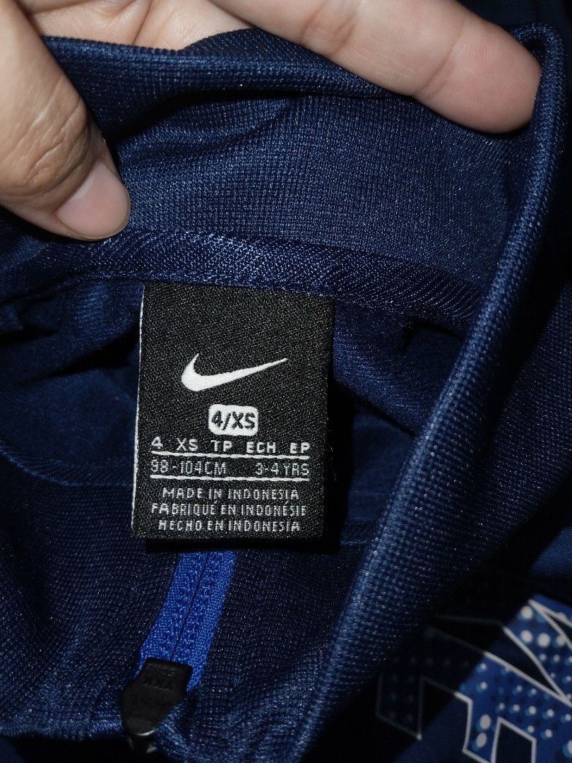 Nike Jacket kids 3-4 (Category: Babies & Kids Fashion) located in Cavite. Submitted by krisandrakian (Listing ID 1469083952, Image 2). Description: wala na ung partner nya na jogging pants..