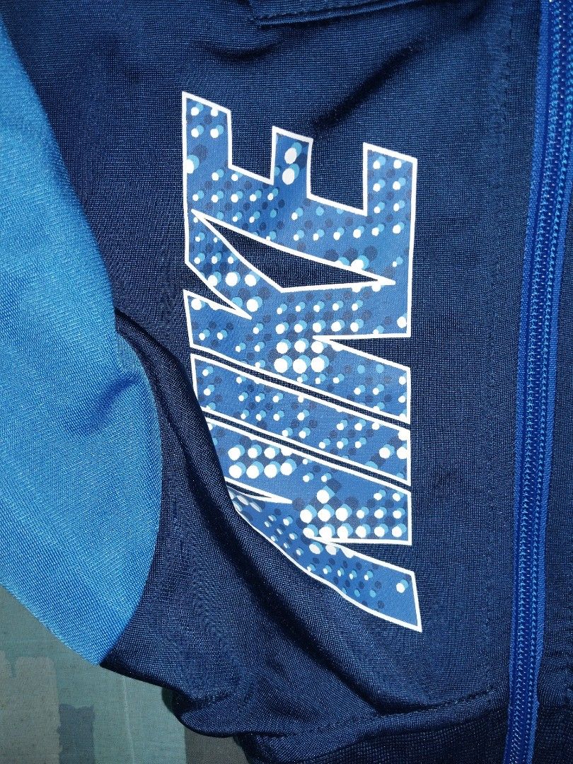 Nike Jacket kids 3-4 (Category: Babies & Kids Fashion) located in Cavite. Submitted by krisandrakian (Listing ID 1469083952, Image 3). Description: wala na ung partner nya na jogging pants..