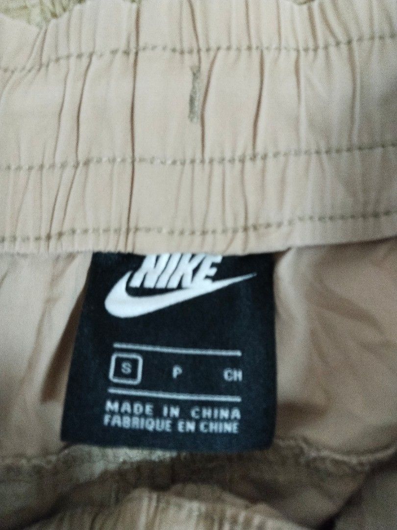 Nike Lightweight Cargo Pants — Khaki, Size S (Category: Joggers) located in Mabalacat. Submitted by al_amin_thrift (Listing ID 1469041550, Image 2). Description: Nike Lightweight Cargo Pants — Khaki, Size S ✔️ 100% Authentic Nike ✔️ Lightweight & quick-dry fabric — perfect for daily & casual wear ✔️ Stylish zip-detail cargo pocket ✔️ Elastic waist + drawstring — comfortable fit ✔️ Size S — regular tapered cut ✔️ Excellent pre-loved condition — li