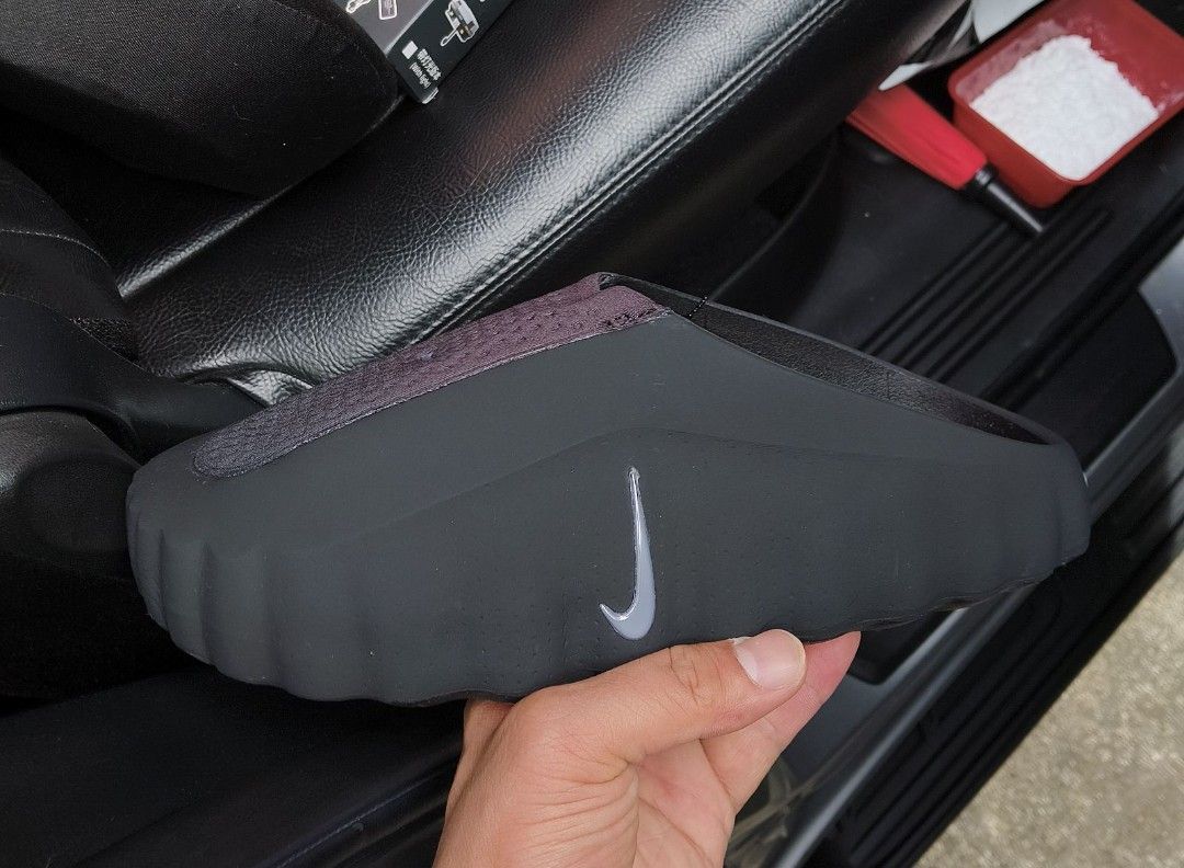 Nike MIND 001 black chrome Mules Black (Category: Slippers & Slides) located in Manila. Submitted by oteprichki76623 (Listing ID 1468502541, Image 1). Description: size 9 bnew legit.