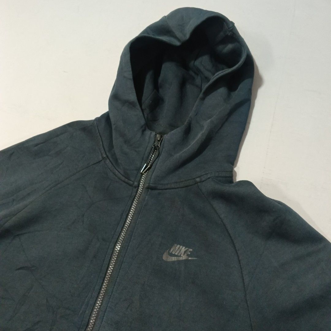 Nike Modern Tech Fleece Zip Hoodie (Category: Coats, Jackets and Outerwear) located in Pili. Submitted by jevin_ukay (Listing ID 1469041460, Image 2). Description: width: 22 Length: 26 Good Condition No Pinhole Color: 10/10 location bicol.
