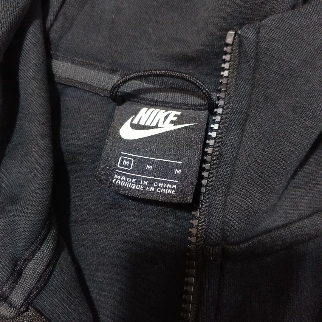 Nike Modern Tech Fleece Zip Hoodie (Category: Coats, Jackets and Outerwear) located in Pili. Submitted by jevin_ukay (Listing ID 1469041460, Image 3). Description: width: 22 Length: 26 Good Condition No Pinhole Color: 10/10 location bicol.