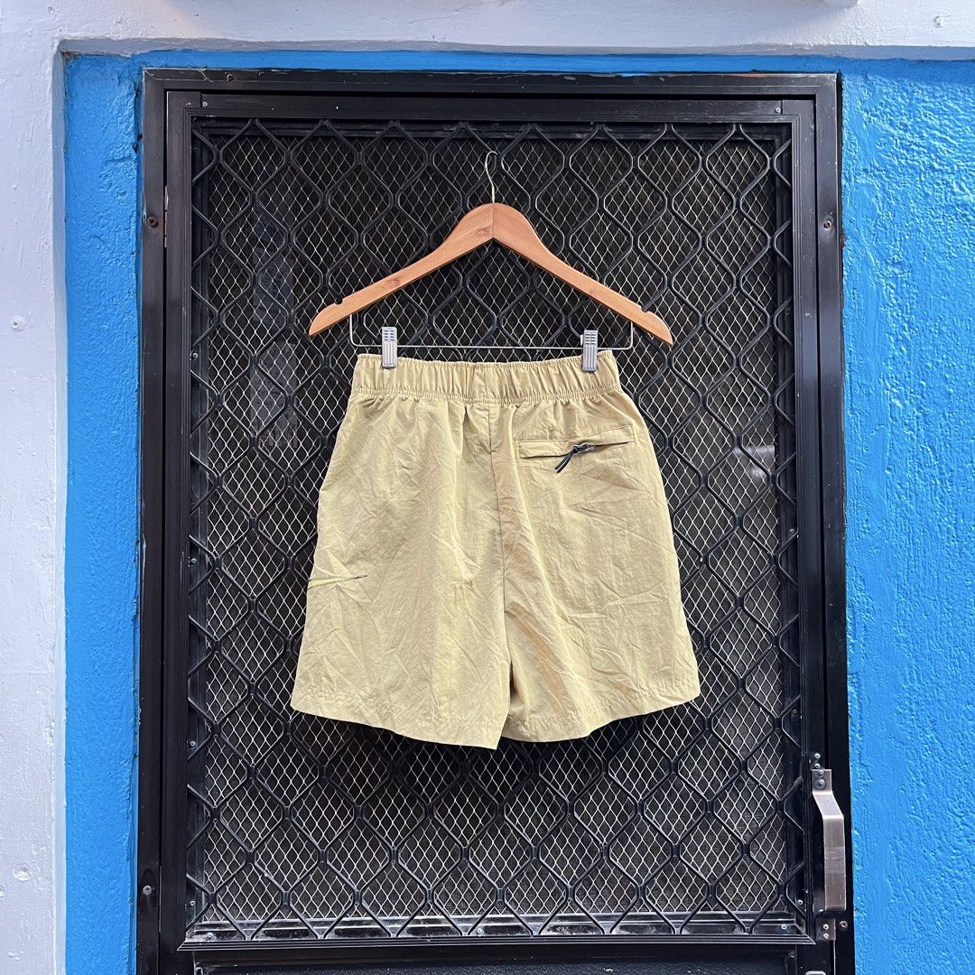 NIKE NSW WOVEN SHORT (Category: Activewear) located in Taguig. Submitted by scoutandloots (Listing ID 1469091073, Image 3). Description: NIKE NSW WOVEN SHORT • Size: M • Waistline: 12.5” stretchable • Length:16.5” • leg hole: 12.5” 449 + SF.