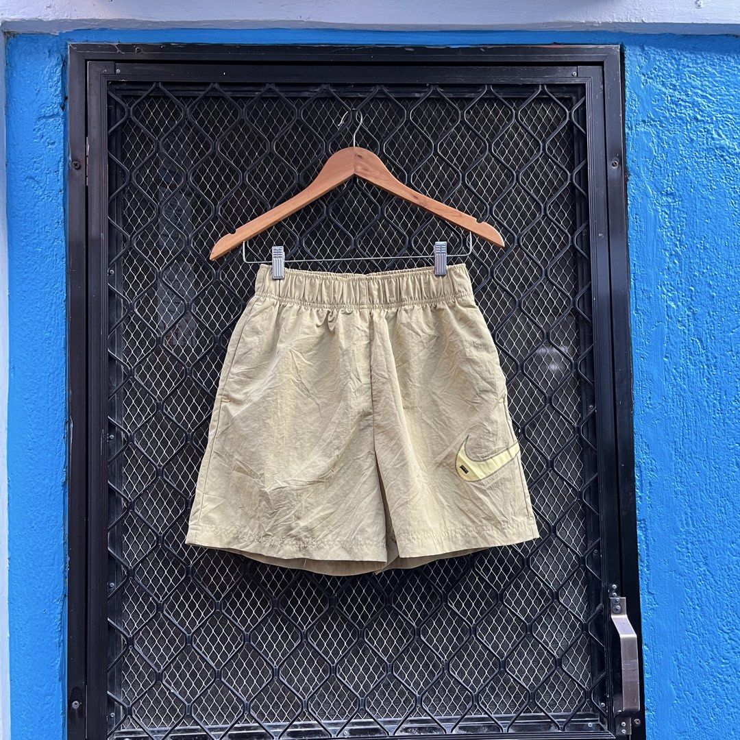 NIKE NSW WOVEN SHORT (Category: Activewear) located in Taguig. Submitted by scoutandloots (Listing ID 1469091073, Image 1). Description: NIKE NSW WOVEN SHORT • Size: M • Waistline: 12.5” stretchable • Length:16.5” • leg hole: 12.5” 449 + SF.