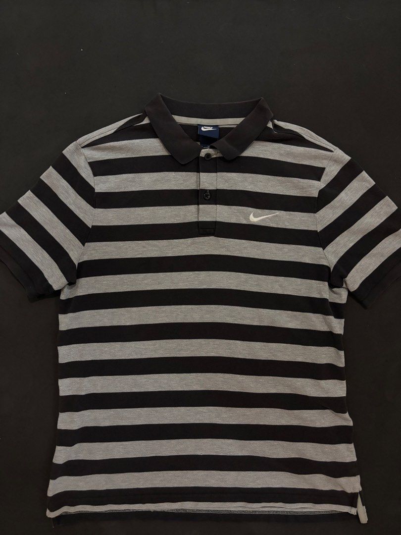 Nike Polo (Blue Tag) (Category: Tshirts & Polo Shirts ) located in Ibajay. Submitted by thriftthriftlang.aklan (Listing ID 1469030377, Image 1). Description: Nike Polo Dimes-21x27 Condition-Excellent Condition Color Rate-9/10 Issue-Slightly Faded Collar,Need Wash.