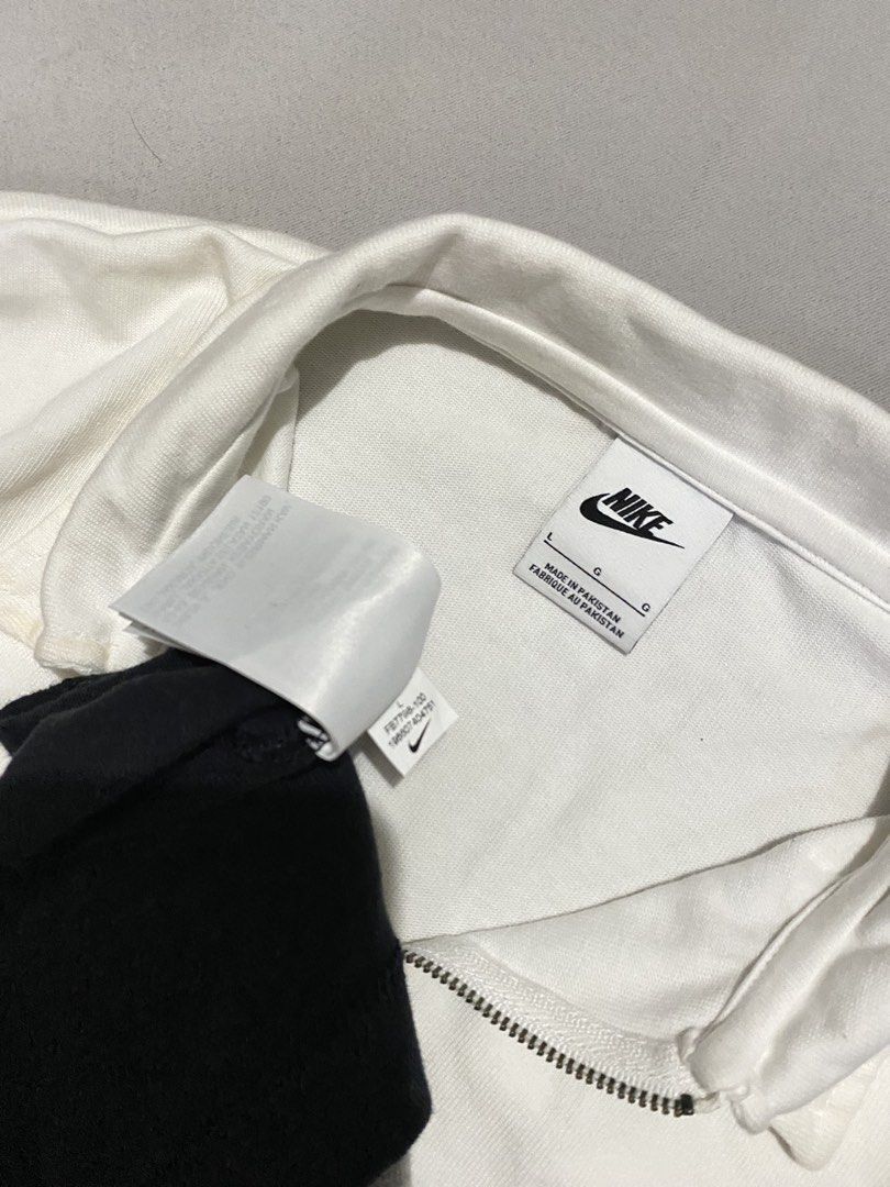 NIKE POLO RUGBY TRITONE QZIP (Category: Coats, Jackets and Outerwear) located in Meycauayan. Submitted by yu1wardrobe (Listing ID 1469096453, Image 3). Description: W:22 L:28 CR:9.5/10 EXCELLENT CONDITION ISSUE:NONE .