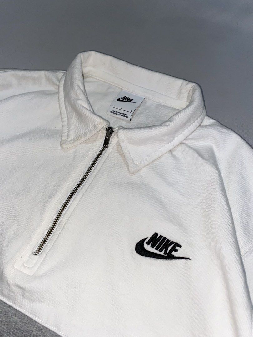 NIKE POLO RUGBY TRITONE QZIP (Category: Coats, Jackets and Outerwear) located in Meycauayan. Submitted by yu1wardrobe (Listing ID 1469096453, Image 2). Description: W:22 L:28 CR:9.5/10 EXCELLENT CONDITION ISSUE:NONE .