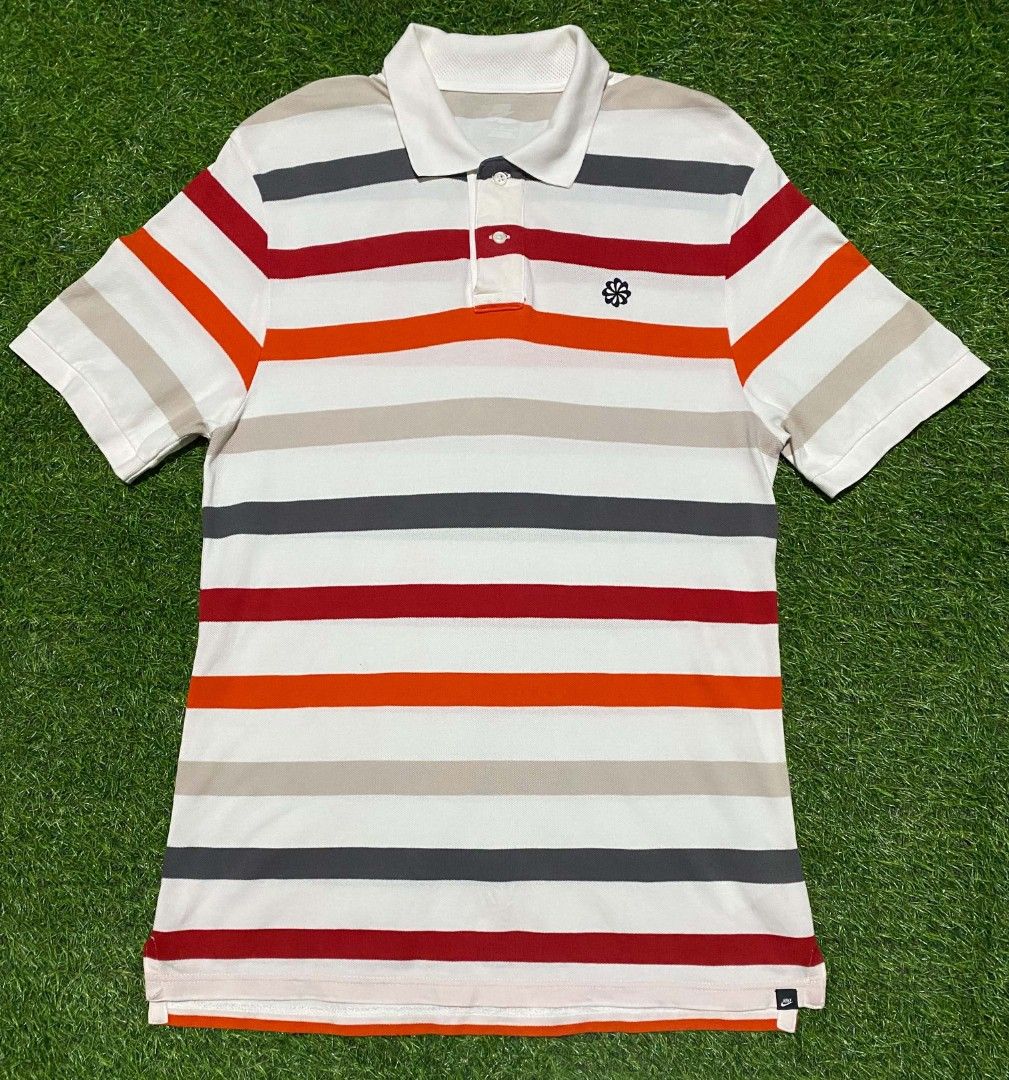 Nike Polo shirt (Category: Tshirts & Polo Shirts ) located in Bacolod City. Submitted by belleza_030299 (Listing ID 1469099890, Image 1). Description: Y2k Nike Polo shirt Year 2000 No issue colorate 10/10 Large on tag.