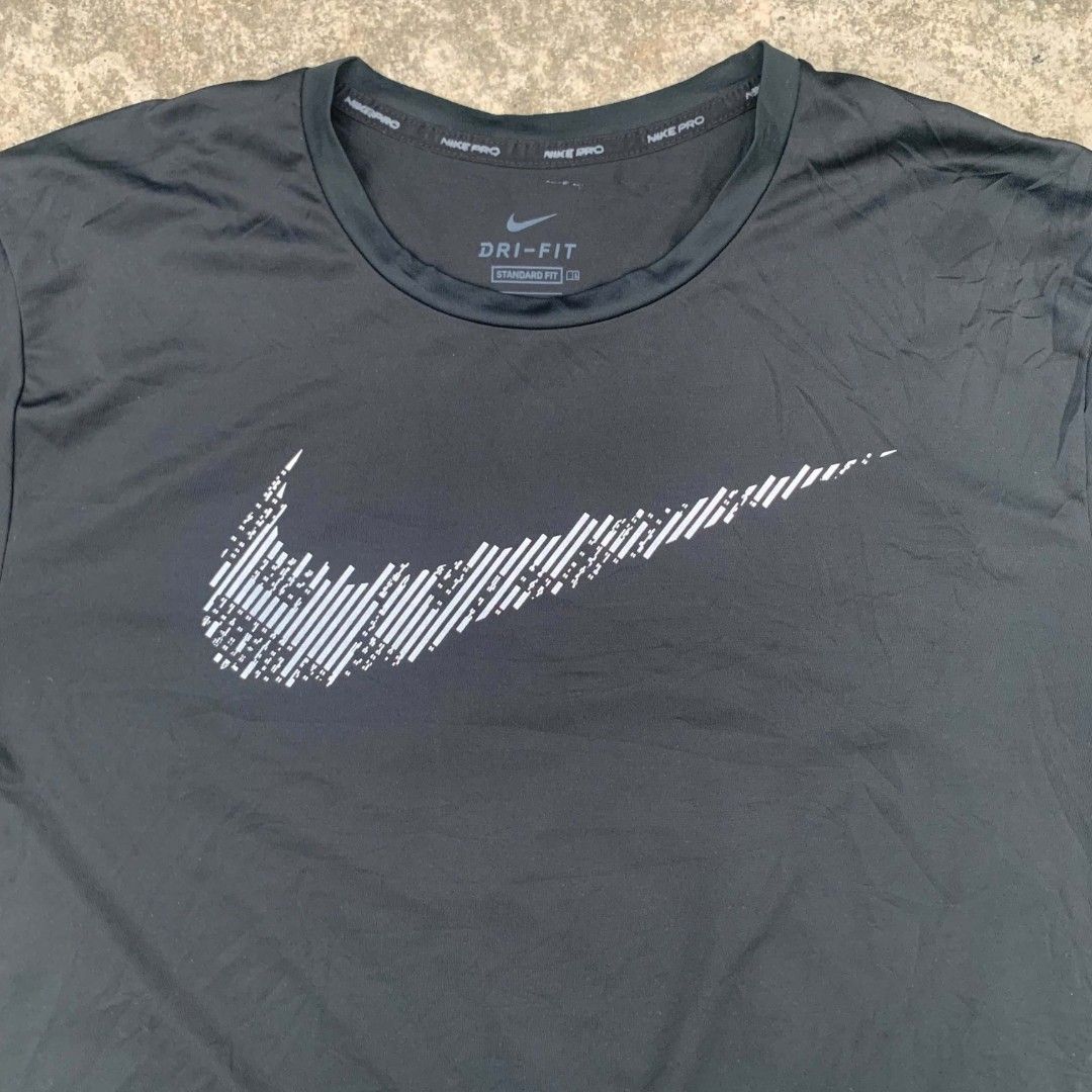 NIKE PRO DRIFIT (Category: Activewear) located in Manila. Submitted by silentocean_2ad617 (Listing ID 1469060619, Image 2). Description: NIKE PRO DRIFIT Size:XL 23 x 29 Excellent condition Color rate:9.5/10 Need wash GRAB:300.