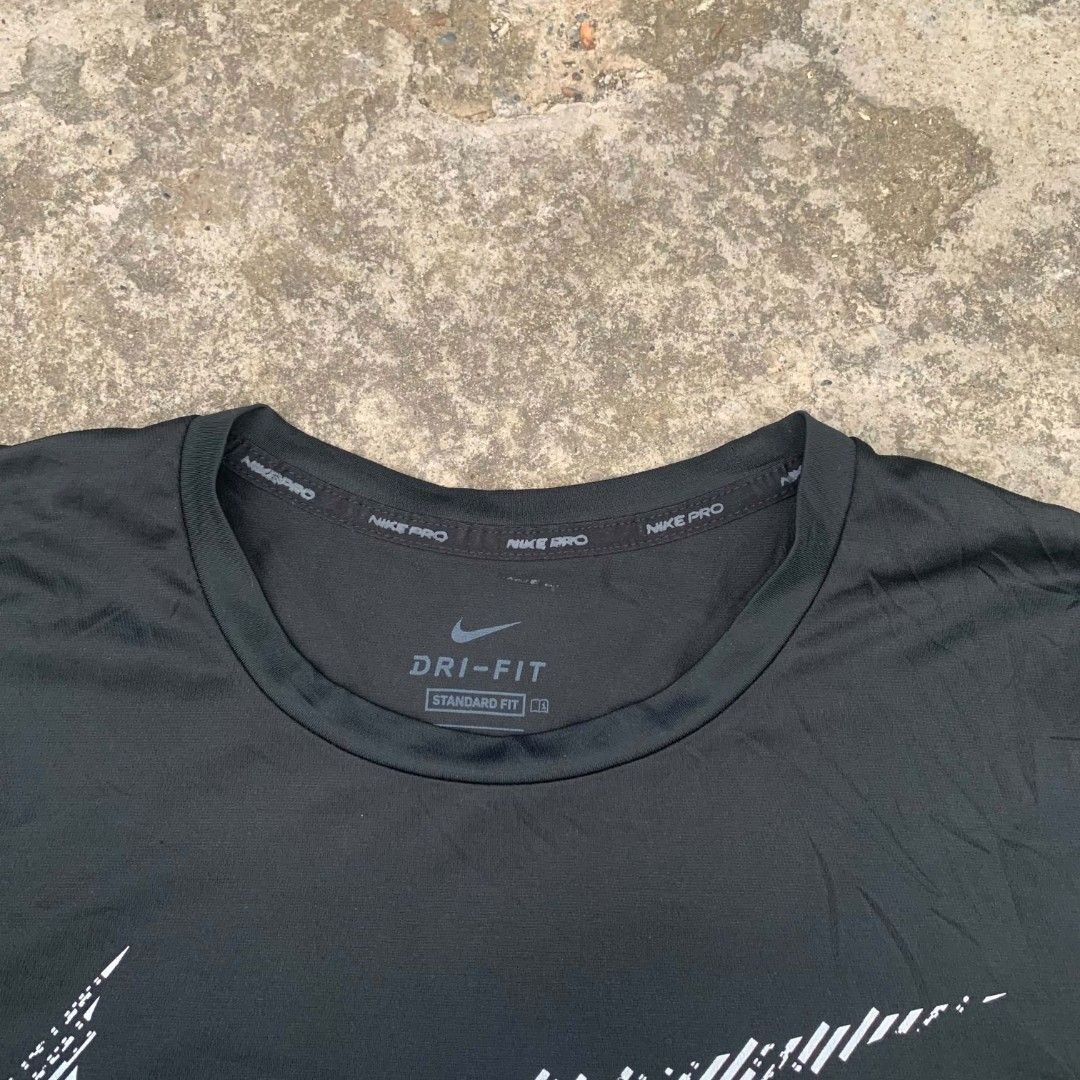 NIKE PRO DRIFIT (Category: Activewear) located in Manila. Submitted by silentocean_2ad617 (Listing ID 1469060619, Image 3). Description: NIKE PRO DRIFIT Size:XL 23 x 29 Excellent condition Color rate:9.5/10 Need wash GRAB:300.