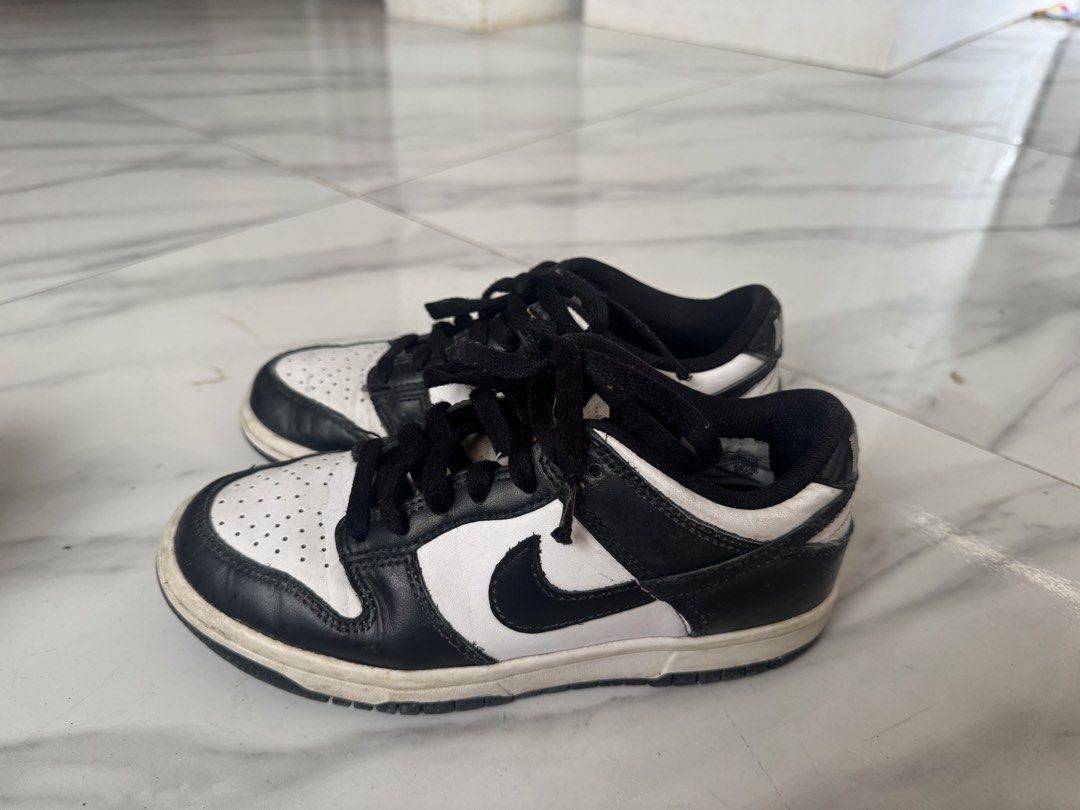 Nike Shoes (Category: Casual Shoes) located in Iloilo. Submitted by acapnorie967830 (Listing ID 1469128408, Image 3). Description: unisex nike Shoes Size 8.5 2,200 Size 5.5 1,200.