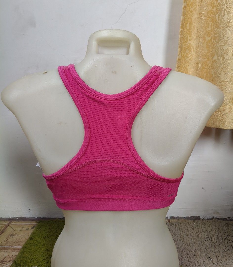 Nike sports bra (Category: Activewear) located in Midsayap. Submitted by leighdeelovelylocks (Listing ID 1468975170, Image 3). Description: fits small to medium.