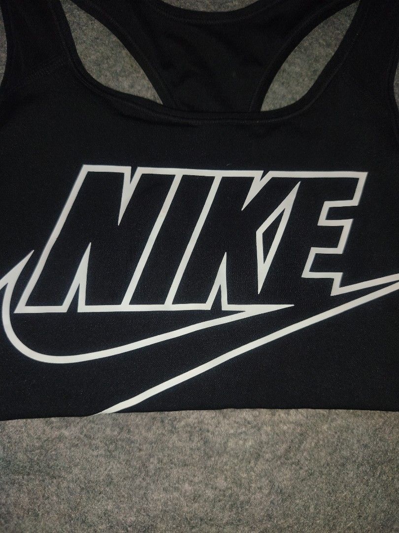 nike sports bra (Category: Activewear) located in Cagayan de Oro. Submitted by elijah350below (Listing ID 1469033511, Image 2). Description: medium excellent no issues payment: Gcash, maribank & LBP courier: J&T color may vary due to lightning items are thrifted, limit expectations.