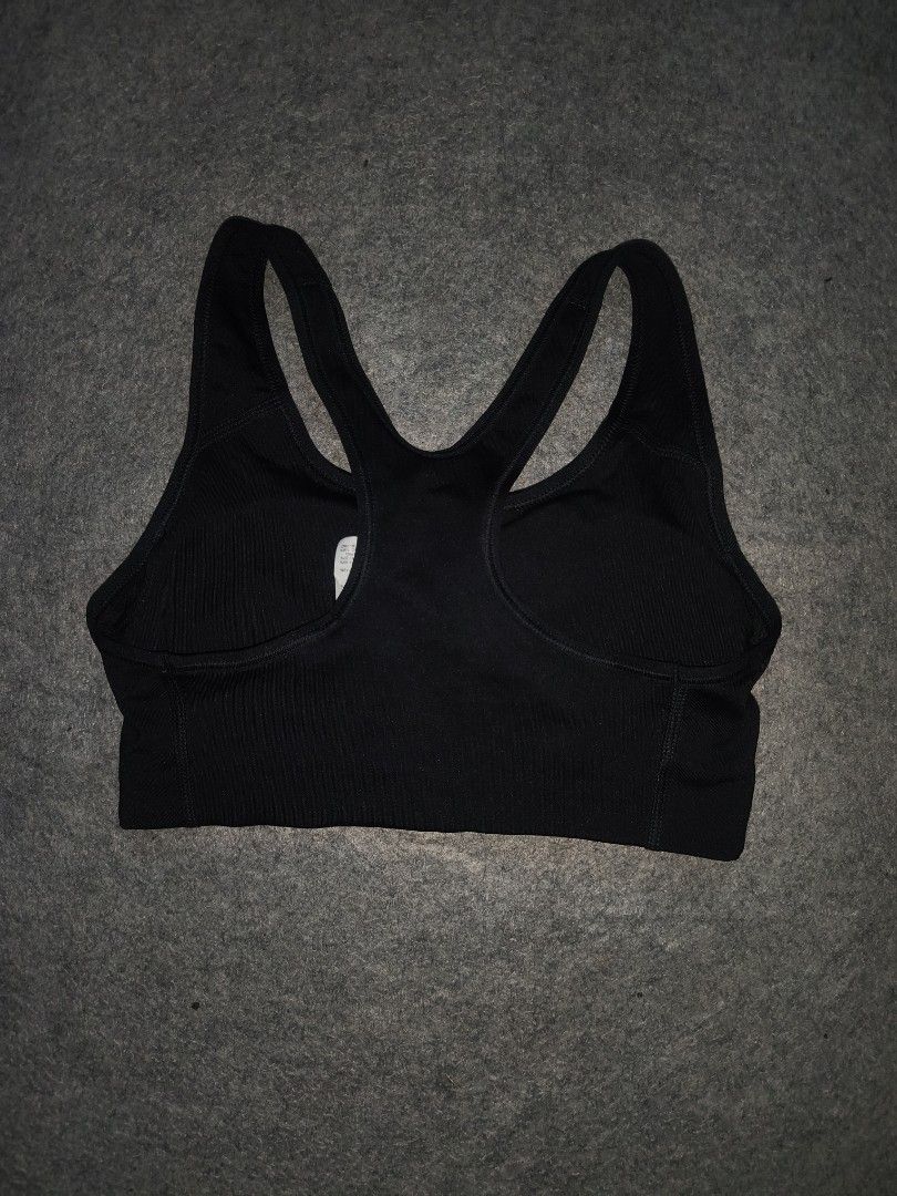 nike sports bra (Category: Activewear) located in Cagayan de Oro. Submitted by elijah350below (Listing ID 1469033824, Image 3). Description: small excellent no issues payment: Gcash, maribank & LBP courier: J&T color may vary due to lightning items are thrifted, limit expectations.