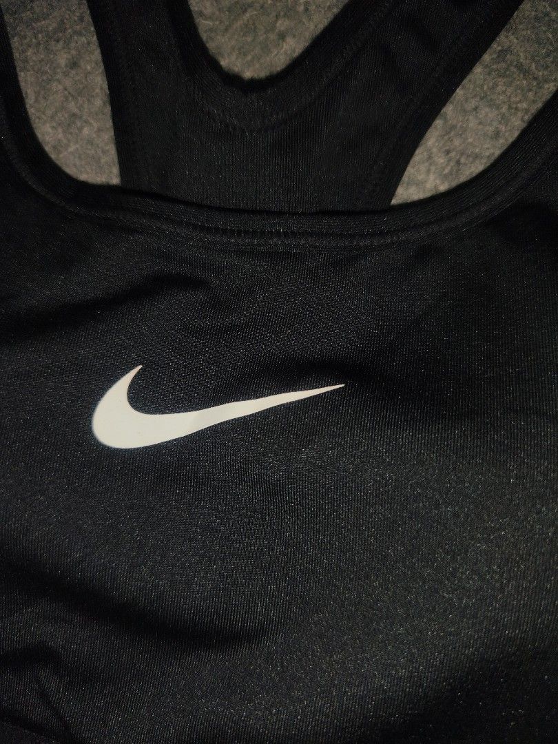 nike sports bra (Category: Activewear) located in Cagayan de Oro. Submitted by elijah350below (Listing ID 1469034730, Image 2). Description: small excellent no issues payment: Gcash, maribank & LBP courier: J&T color may vary due to lightning items are thrifted, limit expectations.